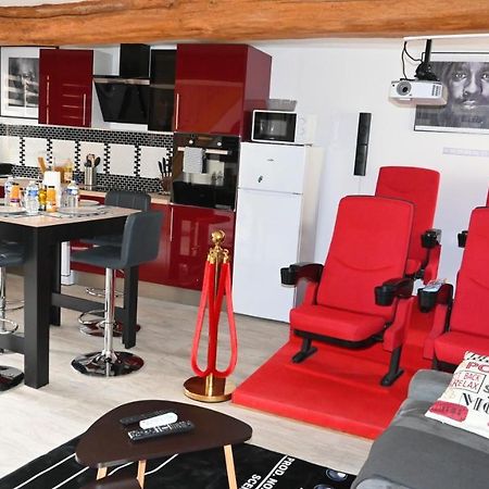 Cinema Appartement 10Mn Aeroport Roissy Cdg Villeneuve-sous-Dammartin Buitenkant foto