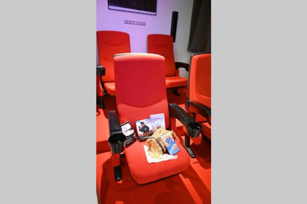Cinema Appartement 10Mn Aeroport Roissy Cdg Villeneuve-sous-Dammartin Buitenkant foto