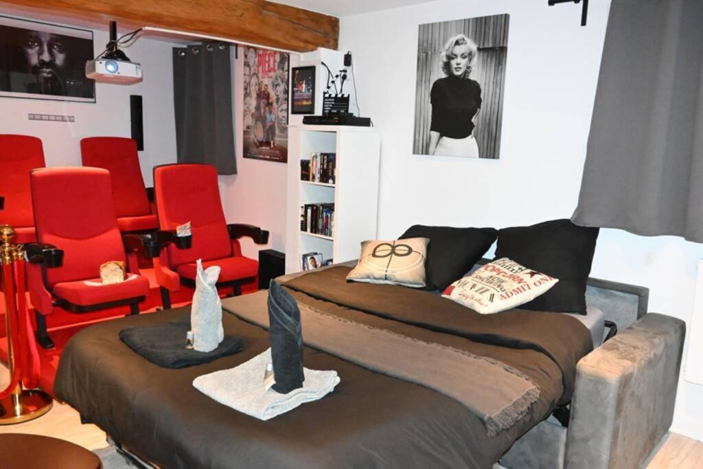 Cinema Appartement 10Mn Aeroport Roissy Cdg Villeneuve-sous-Dammartin Buitenkant foto